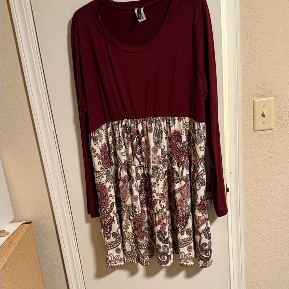 Chic Long Sleeve Paisley Dress - Maroon and Cream